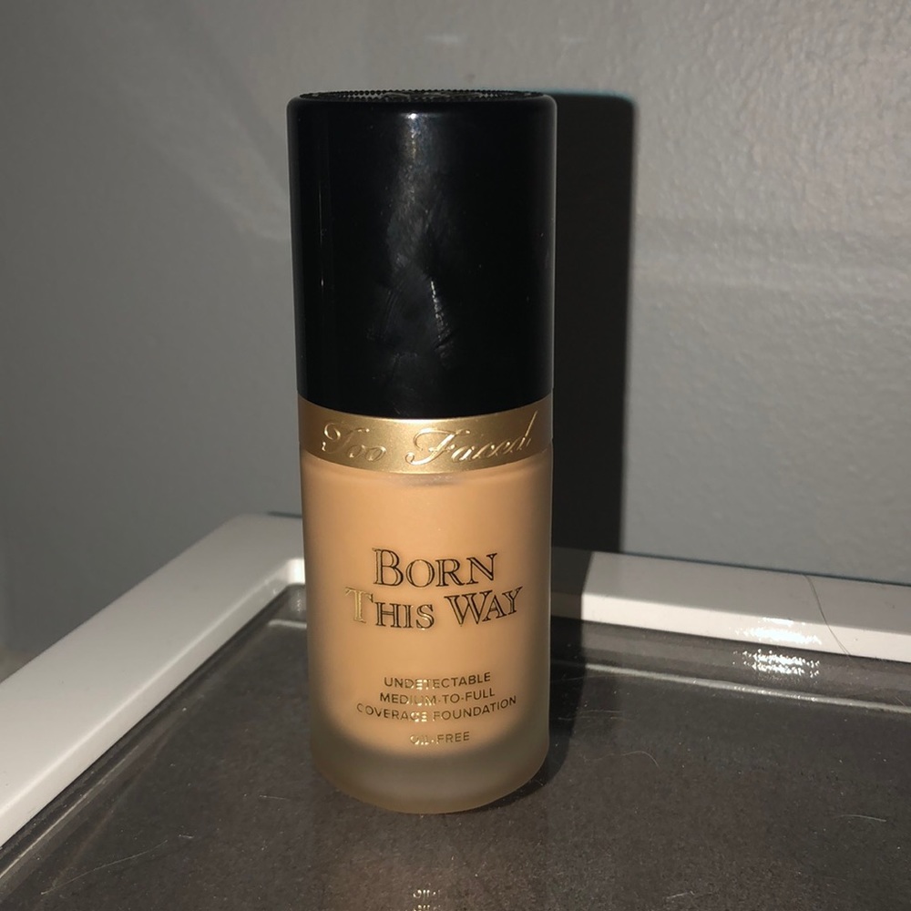 Too Faced Born This Way foundation